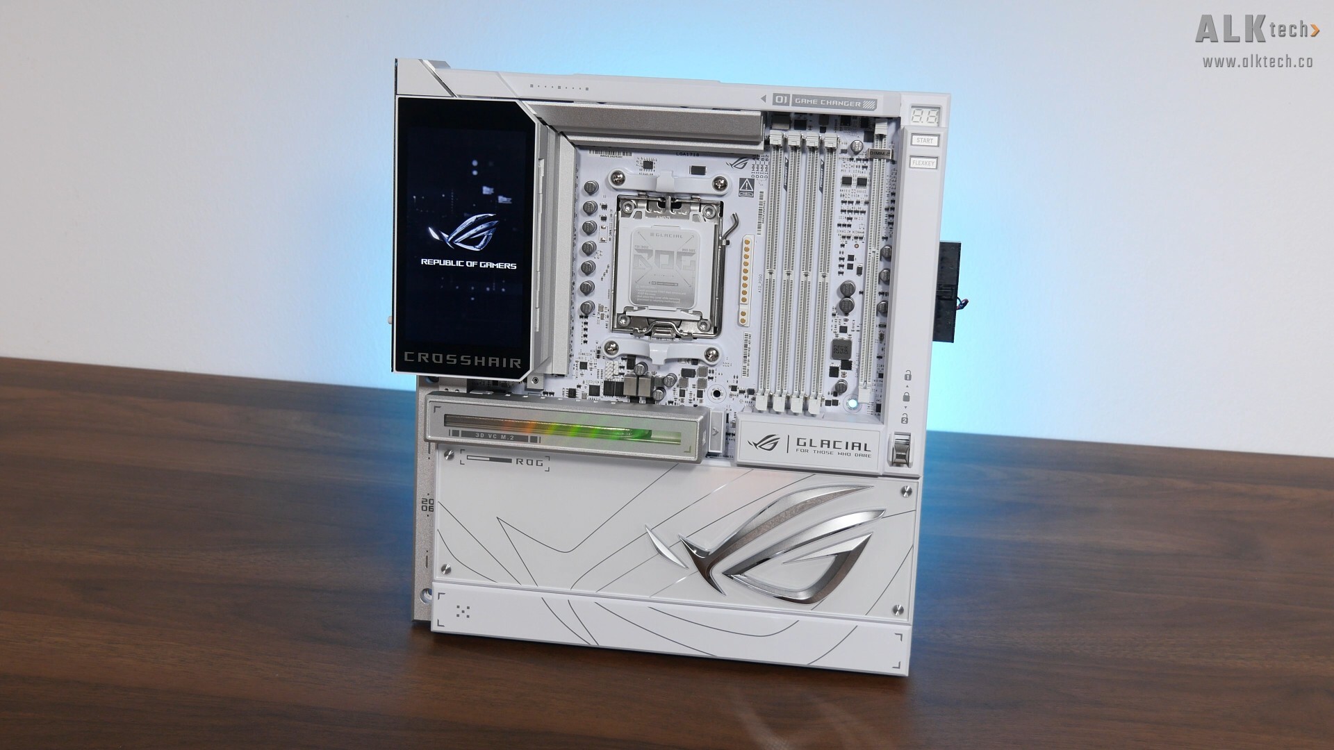 Unboxing & Overview: ASUS ROG CROSSHAIR X870E GLACIAL AM5 Motherboard